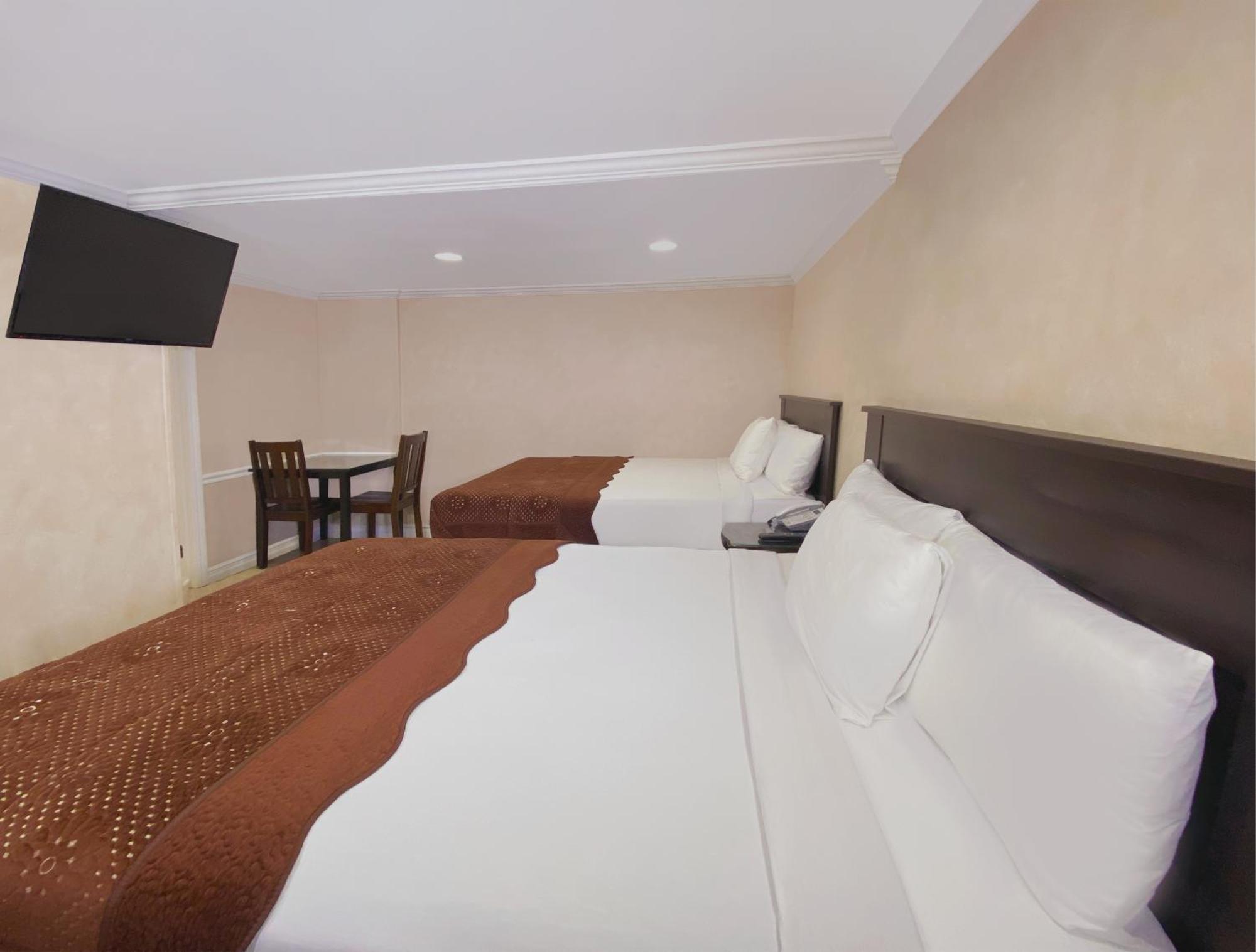 Jacuzzi Suite,1543777168:JPEG